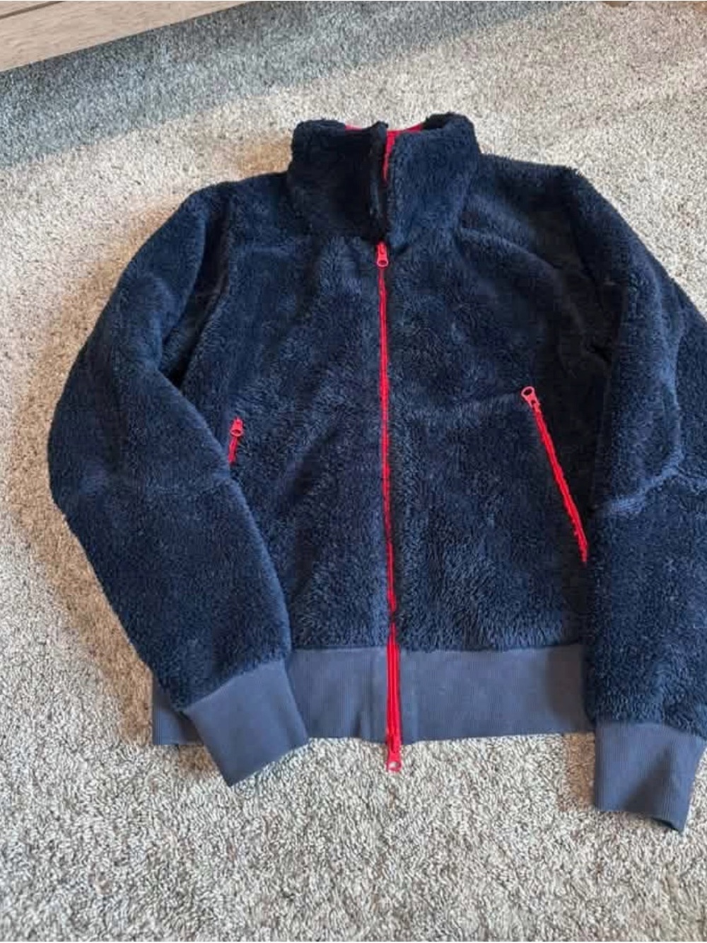 oiselle Navy Plush Puffer Jacket with Red Zippers
